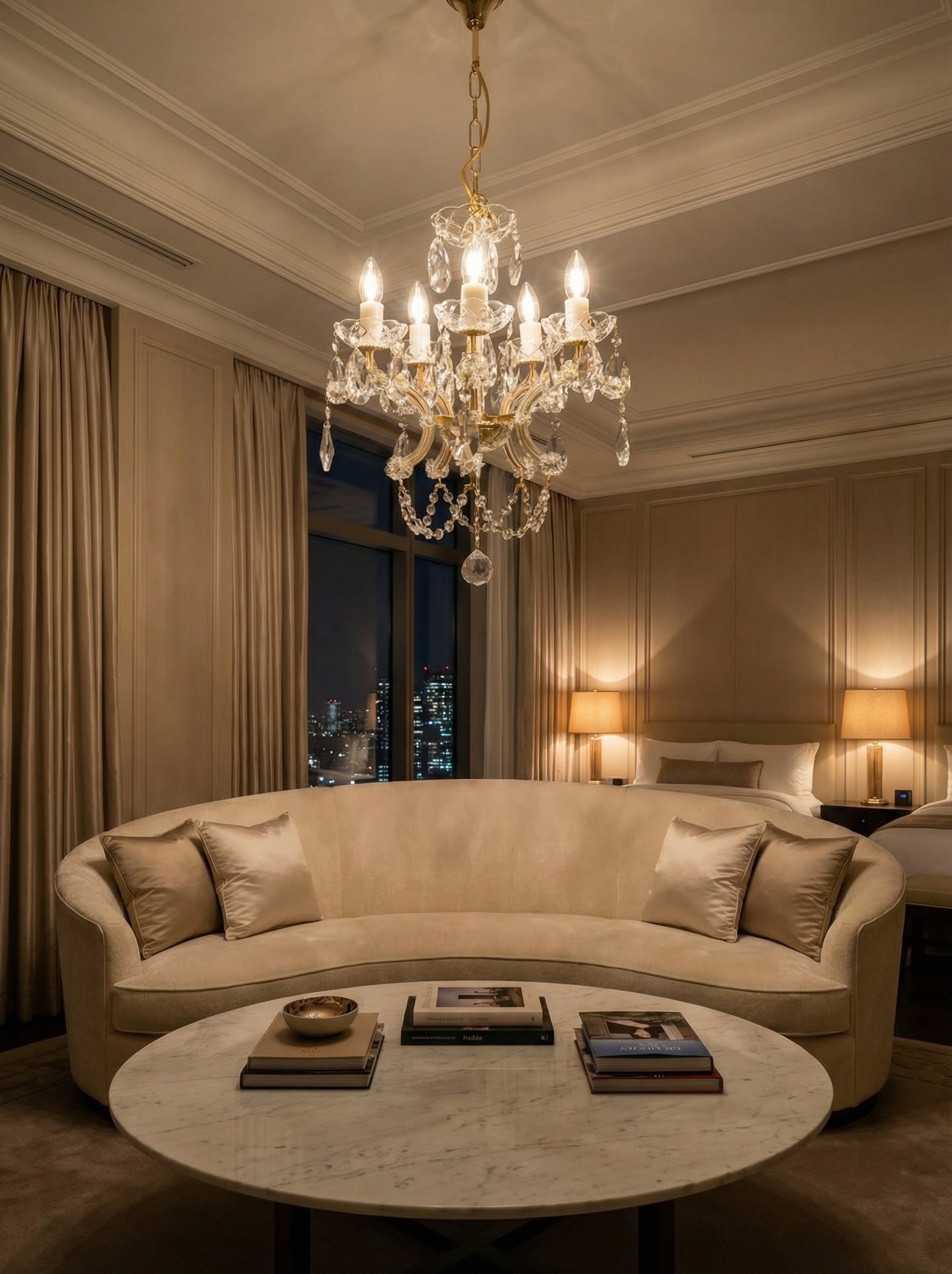 Marie-Thérèse d’Autriche 2 – Lustre en Cristal à Guirlandes, Doré