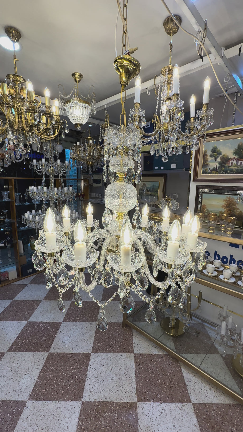 Lustre Royal “Couronne” en Cristal – Édition Limitée